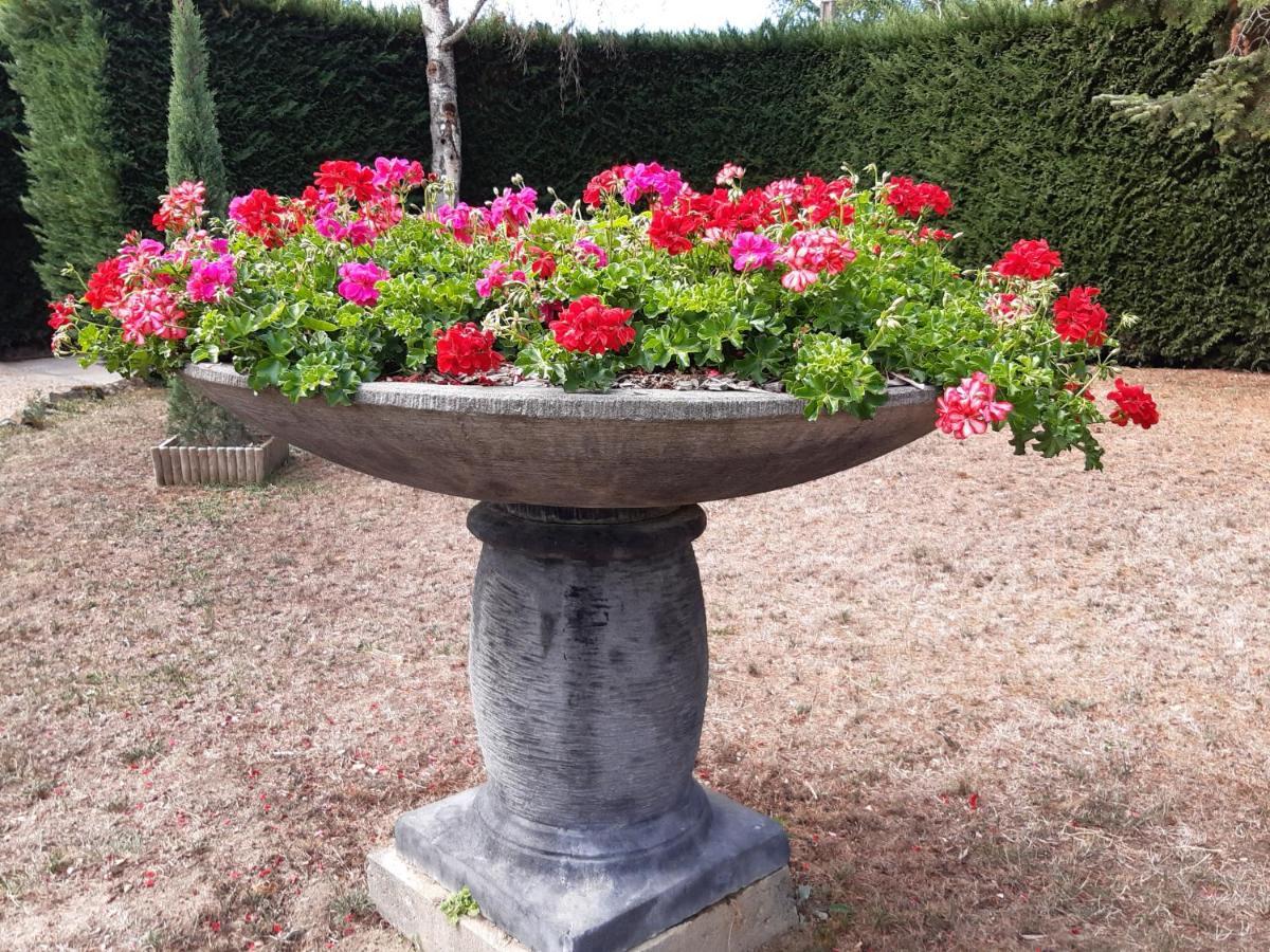 Bed and Breakfast La Ferme De Capucine Culhat Exteriér fotografie